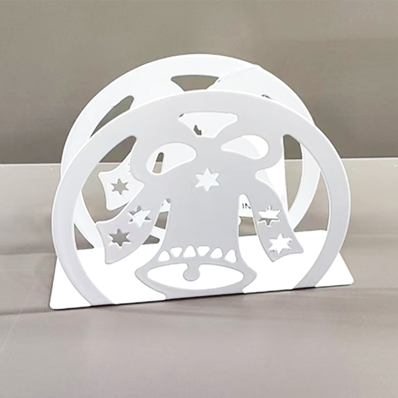 Ornamente goale de carte creativă