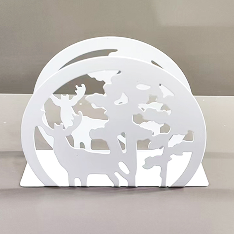 Ornamente goale de carte creativă