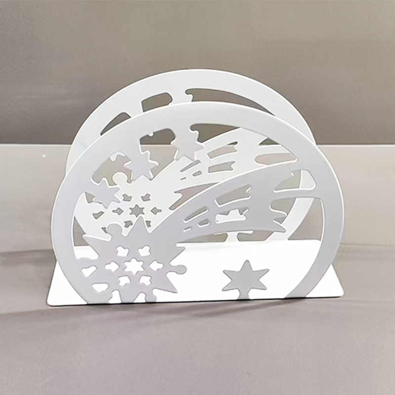 Ornamente goale de carte creativă